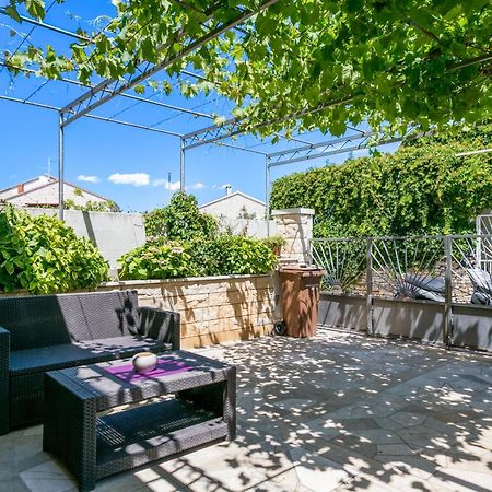 Apartments And Rooms With Parking Space Supetar, Brac - 5658 Екстериор снимка