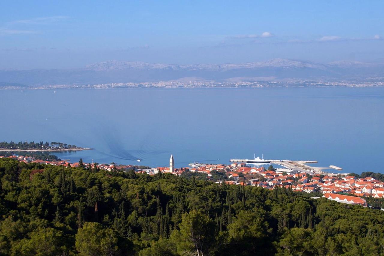 Apartments And Rooms With Parking Space Supetar, Brac - 5658 Екстериор снимка