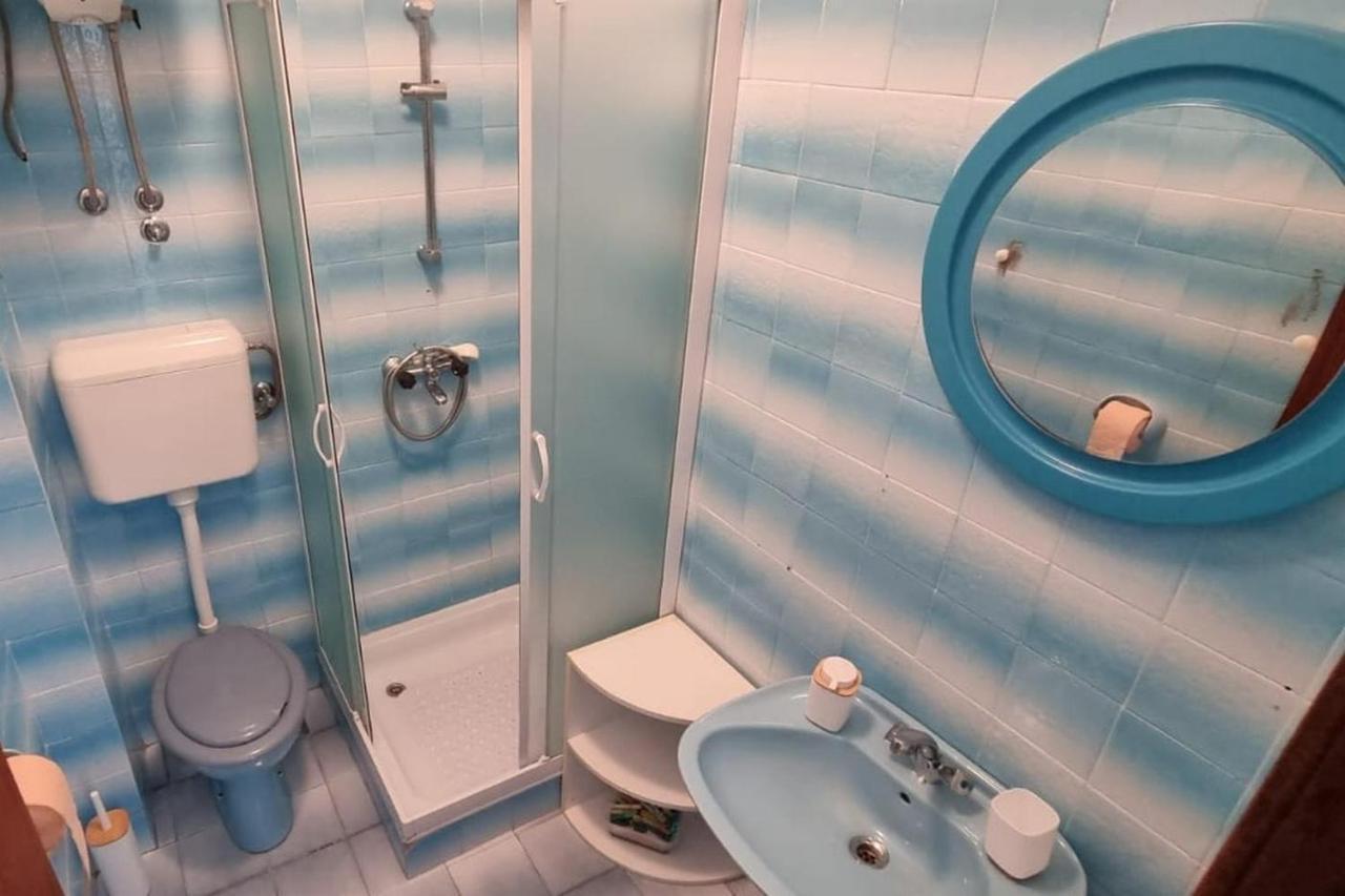 Apartments And Rooms With Parking Space Supetar, Brac - 5658 Екстериор снимка
