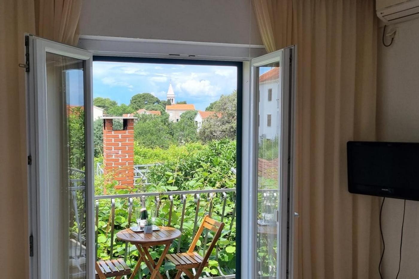 Apartments And Rooms With Parking Space Supetar, Brac - 5658 Стая снимка