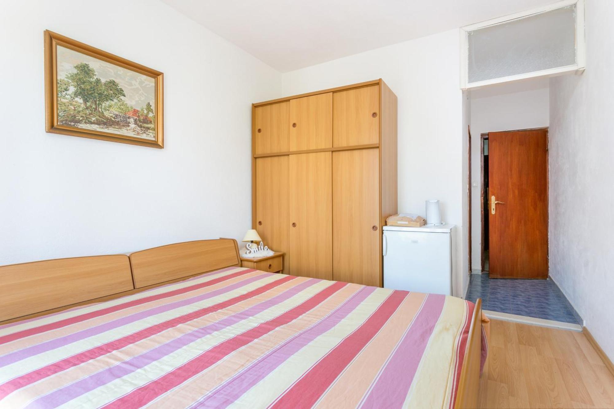 Apartments And Rooms With Parking Space Supetar, Brac - 5658 Стая снимка