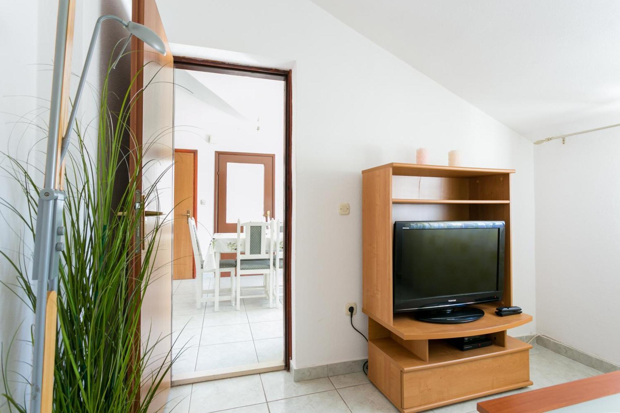 Apartments And Rooms With Parking Space Supetar, Brac - 5658 Стая снимка