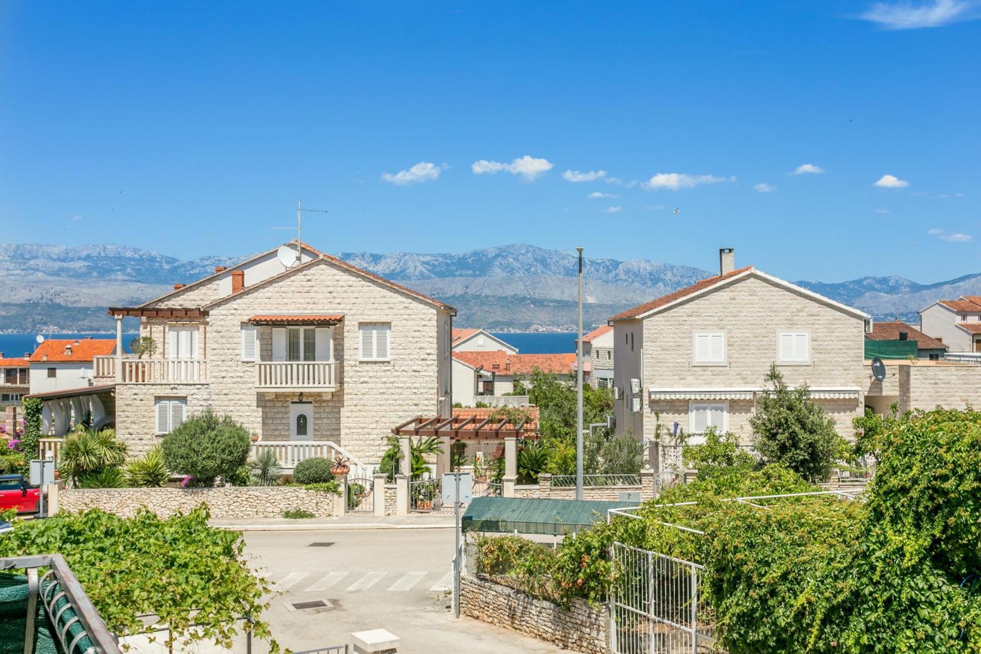Apartments And Rooms With Parking Space Supetar, Brac - 5658 Екстериор снимка