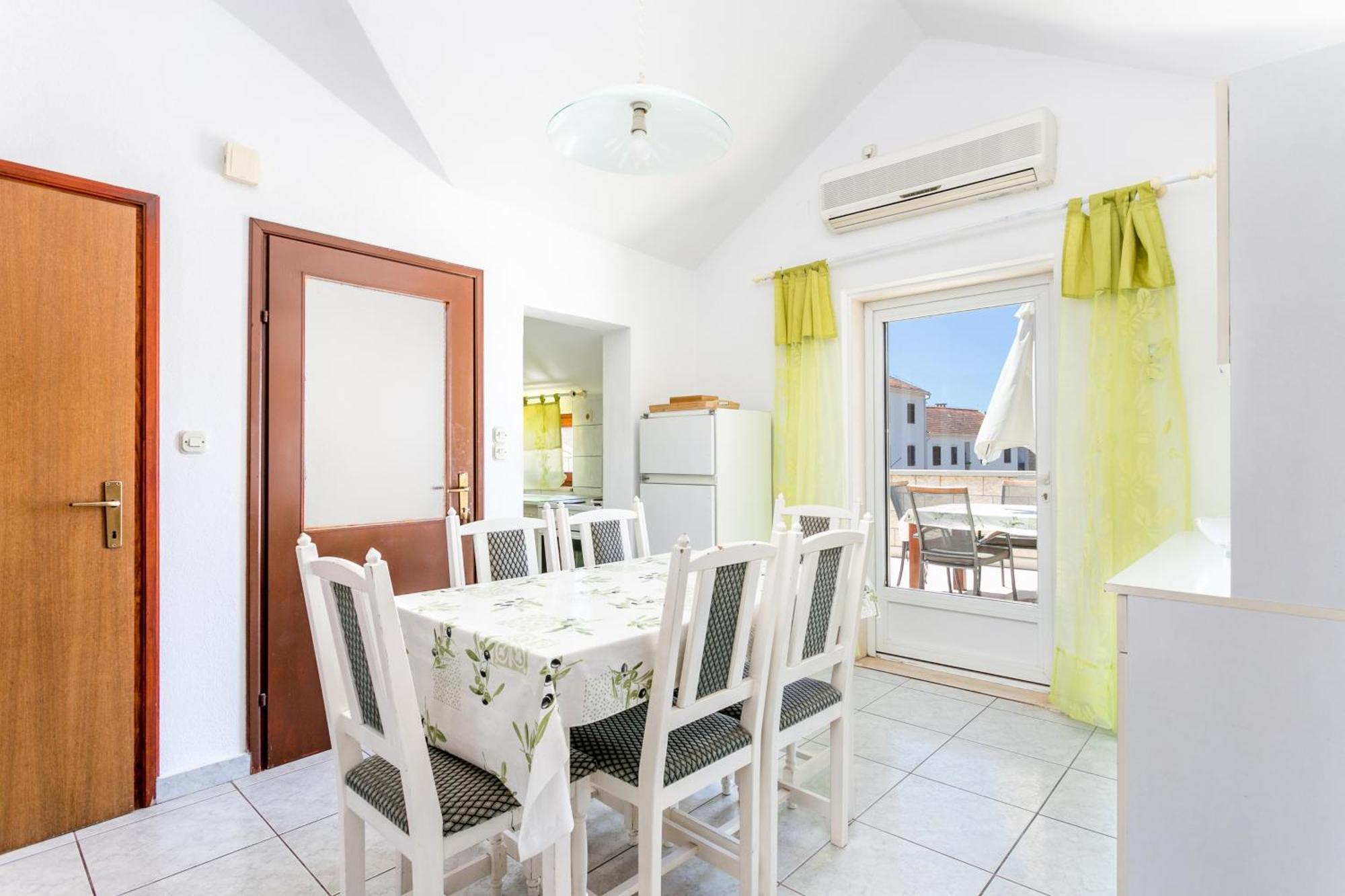 Apartments And Rooms With Parking Space Supetar, Brac - 5658 Екстериор снимка